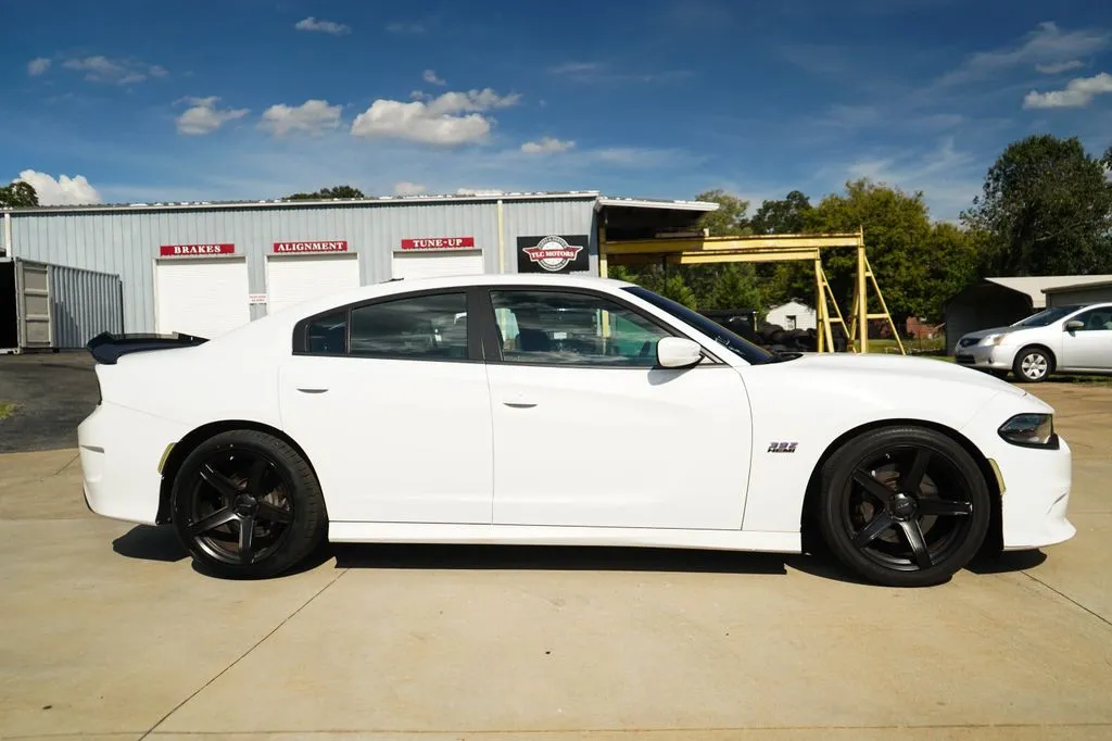 Dodge Charger photo 3