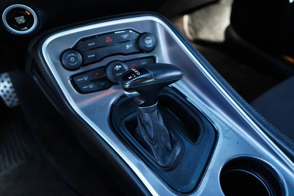 Dodge Challenger photo 14