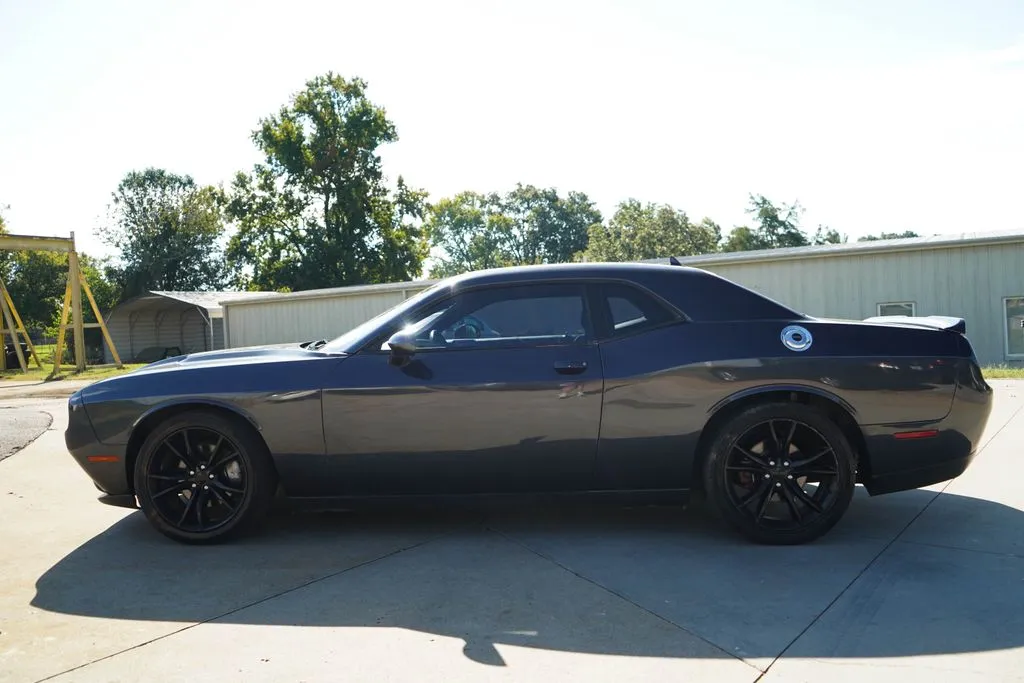 Dodge Challenger photo 23