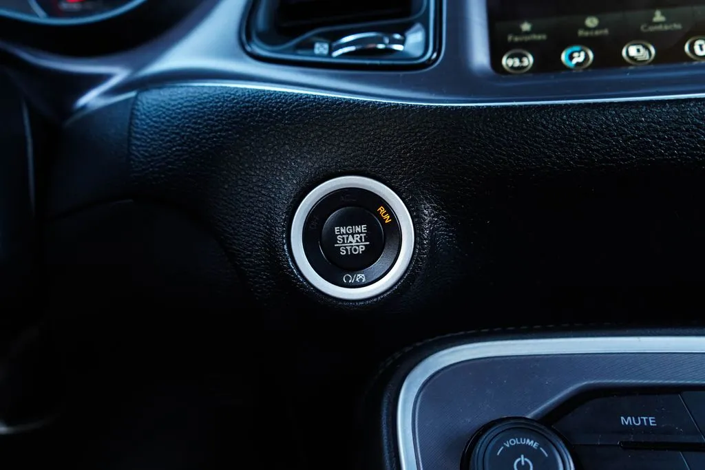 Dodge Challenger photo 27
