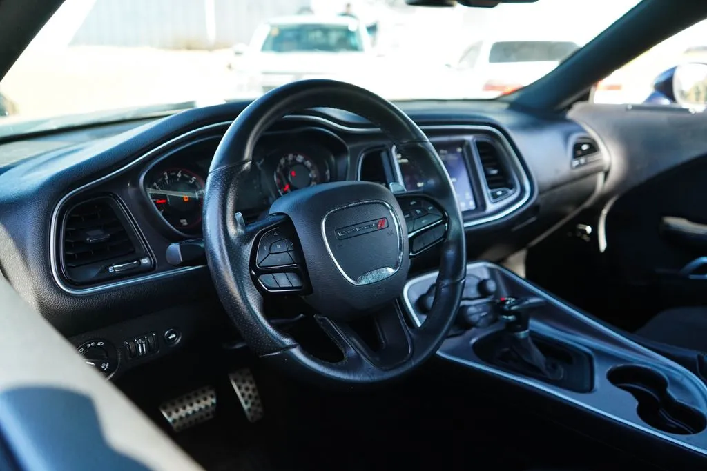 Dodge Challenger photo 6