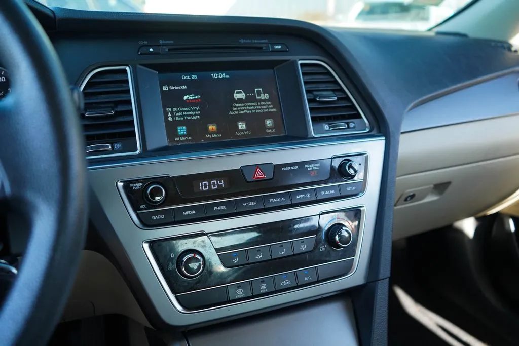 Hyundai Sonata photo 8