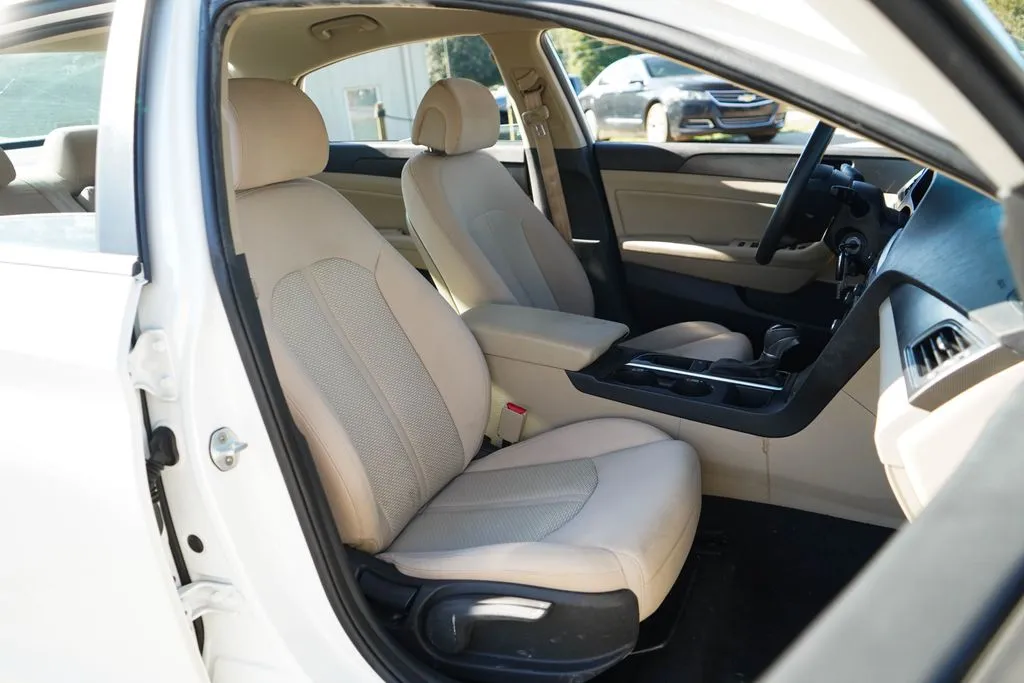 Hyundai Sonata photo 13
