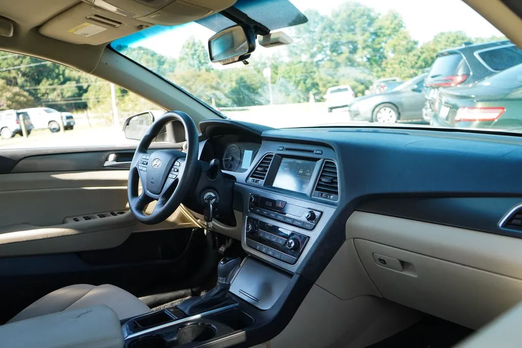 Hyundai Sonata photo 14