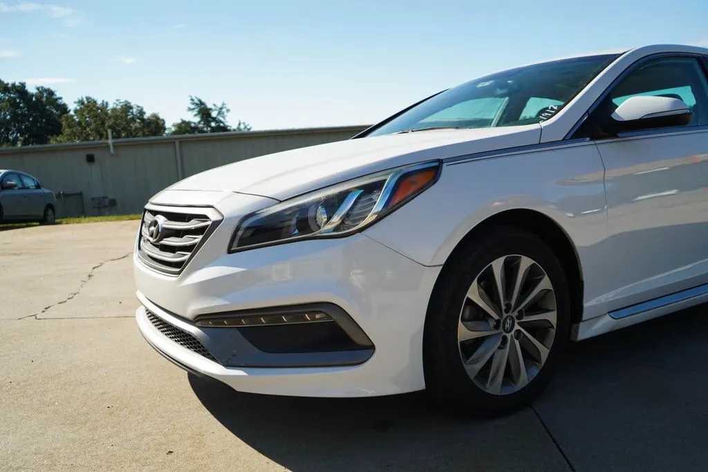 Hyundai Sonata photo 17