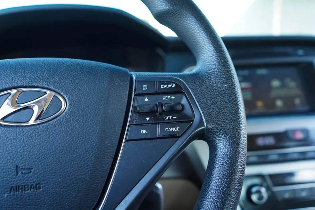 Hyundai Sonata photo 27