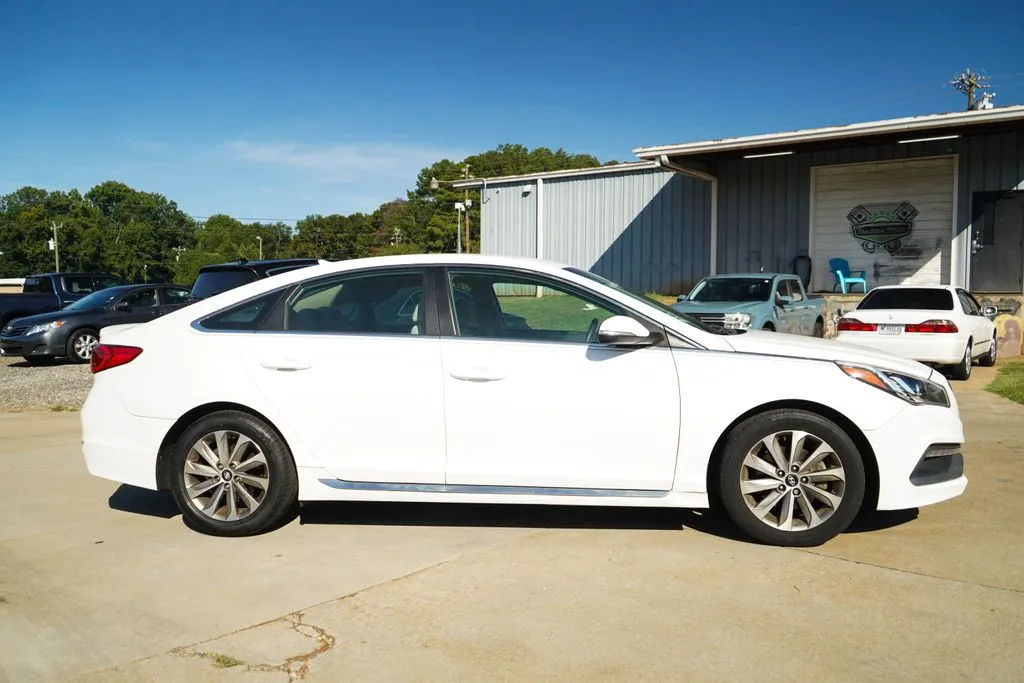 Hyundai Sonata photo 3