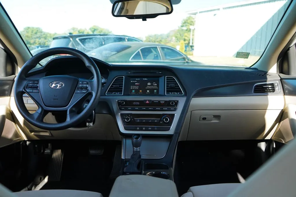 Hyundai Sonata photo 10