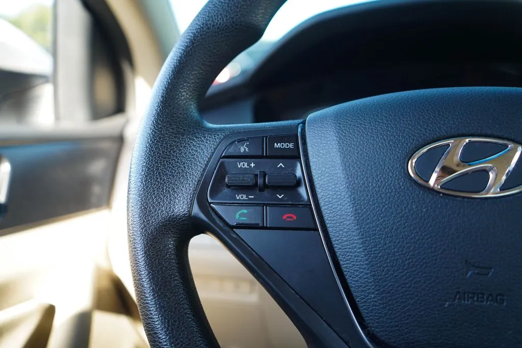 Hyundai Sonata photo 30