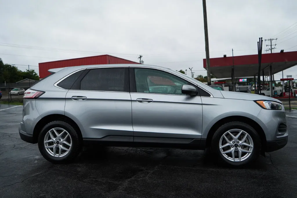 Ford Edge photo 2