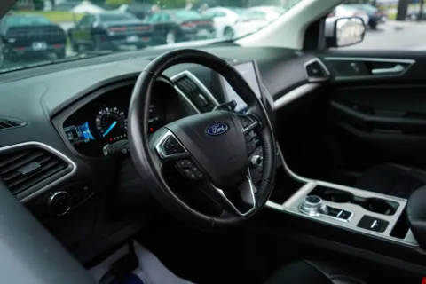 More photos of 2024 Ford Edge SEL at TLC Motors, SC