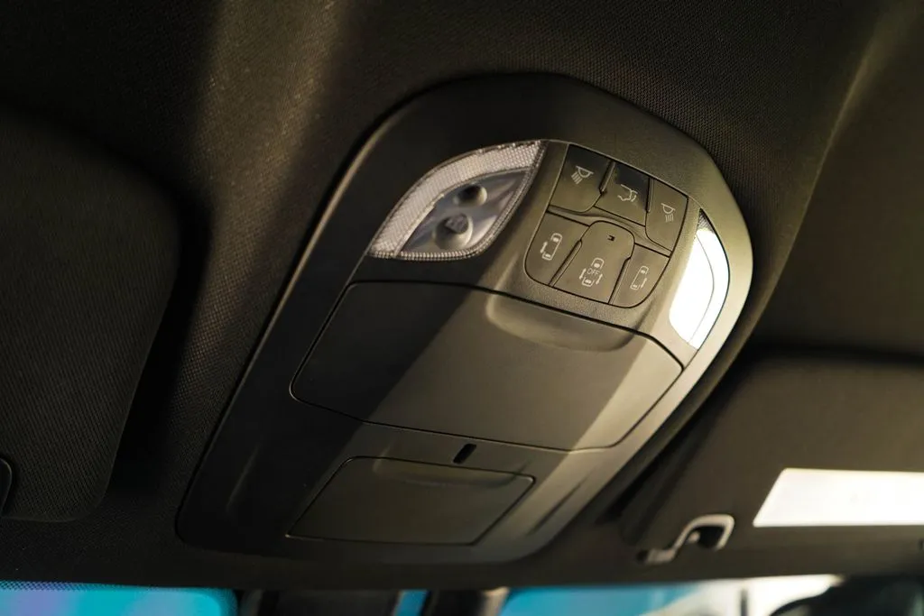 Chrysler Pacifica photo 12