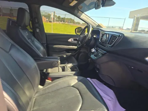 More photos of 2020 Chrysler Pacifica Hybrid Touring L at TLC Motors, SC