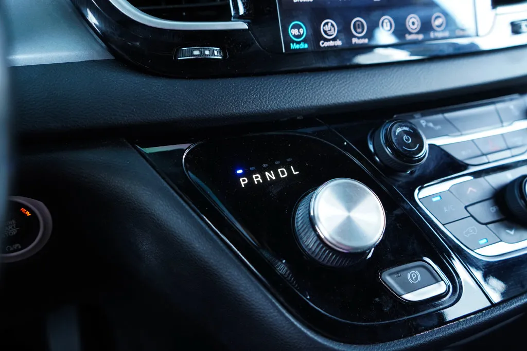 Chrysler Pacifica photo 35