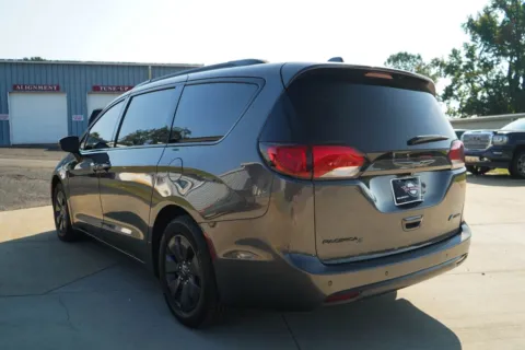 More photos of 2020 Chrysler Pacifica Hybrid Touring L at TLC Motors, SC