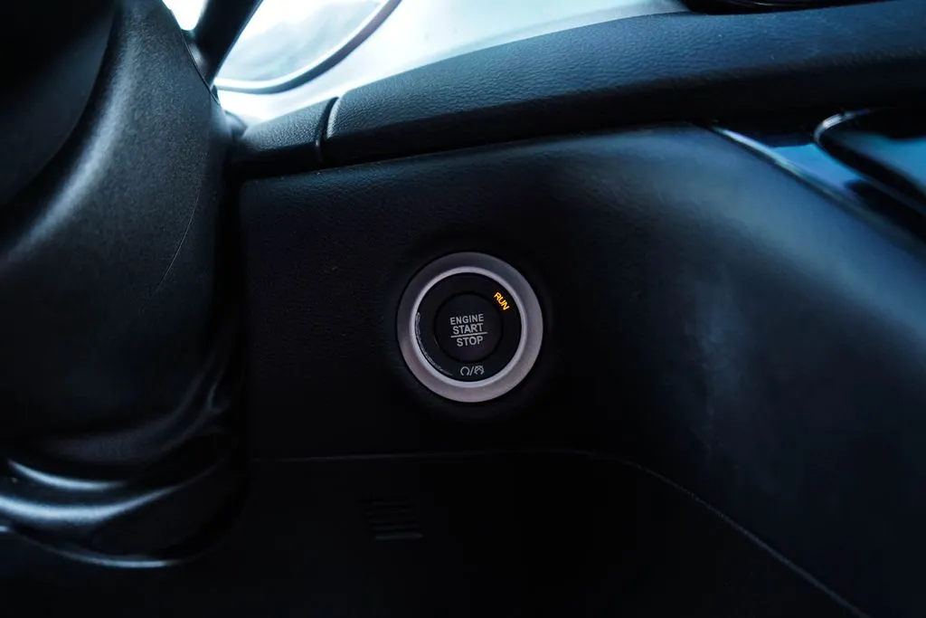 Chrysler Pacifica photo 28