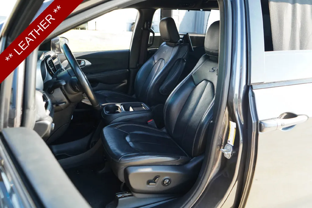 Chrysler Pacifica photo 7