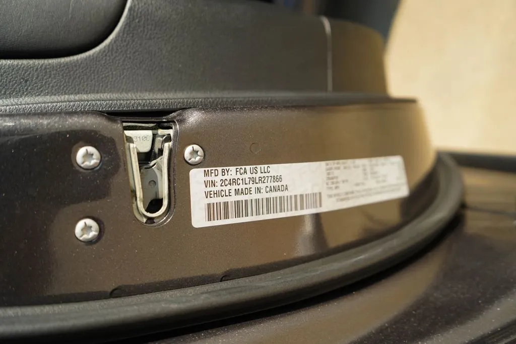 Chrysler Pacifica photo 39