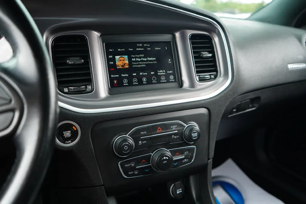 Dodge Charger photo 7