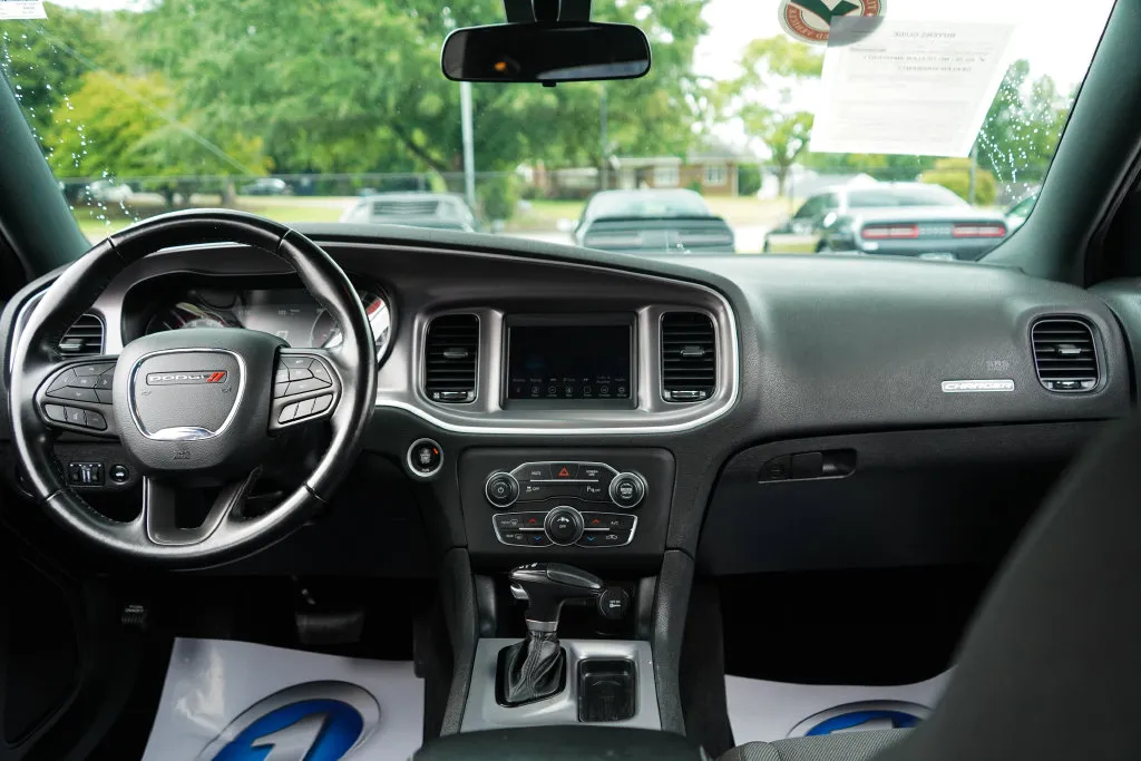 Dodge Charger photo 9