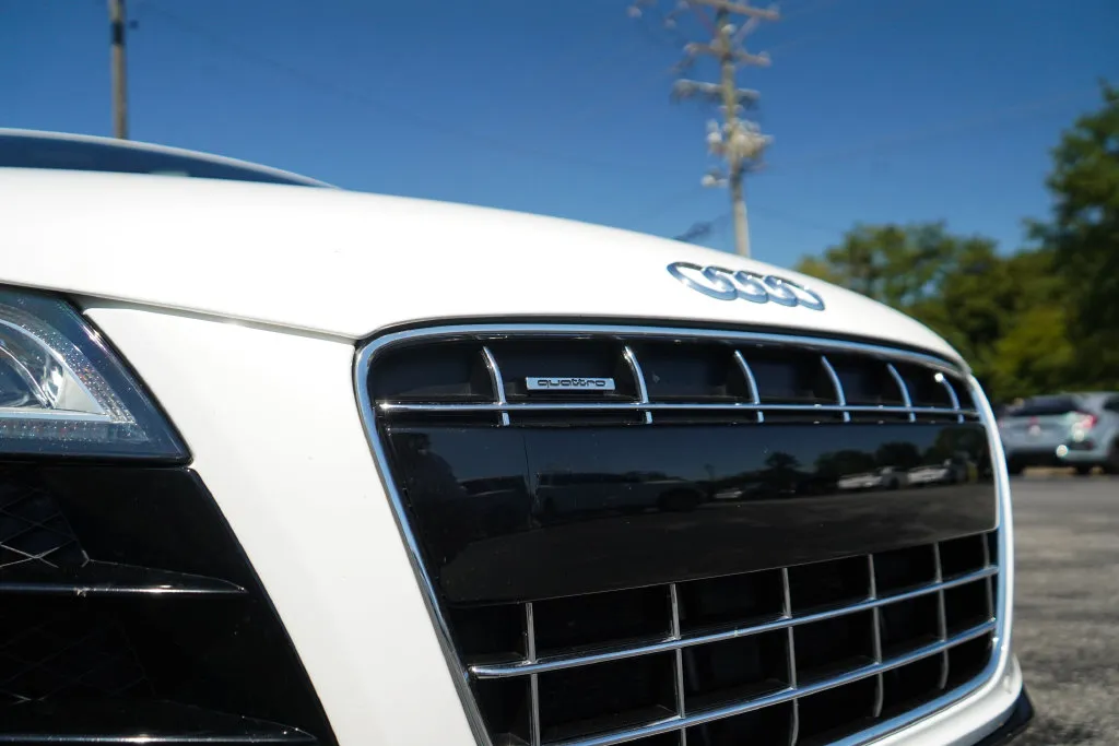 Audi R8 photo 16