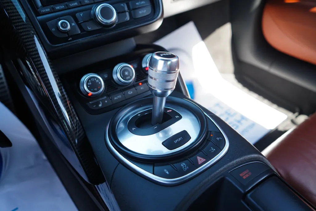 Audi R8 photo 8