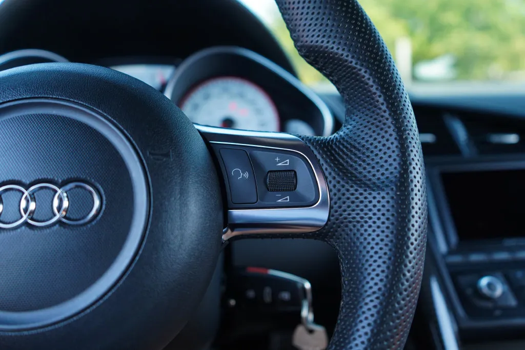 Audi R8 photo 31