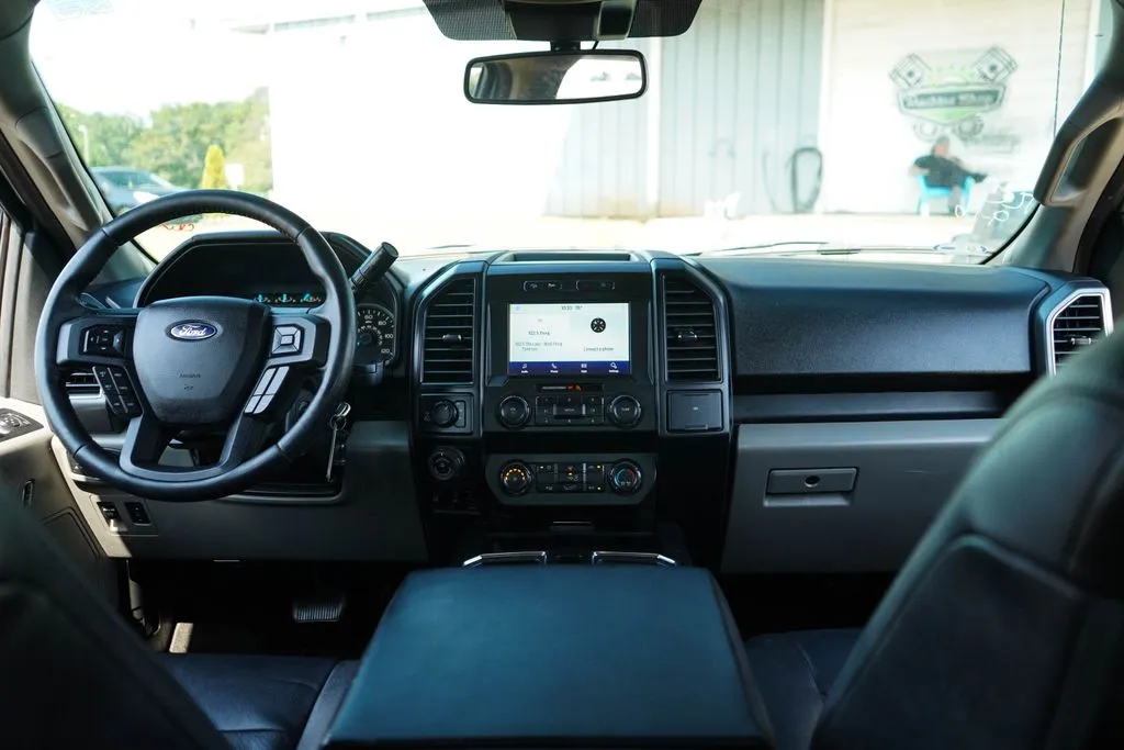 Ford F-150 photo 10