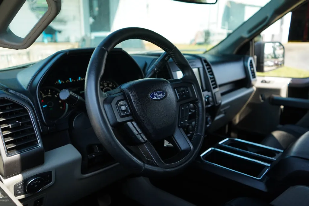 Ford F-150 photo 6