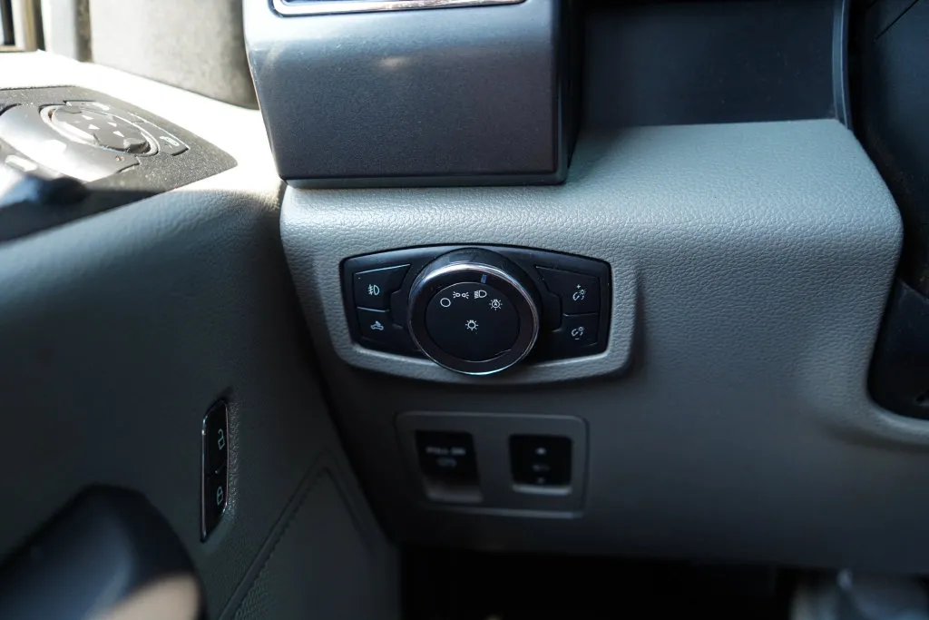 Ford F-150 photo 32