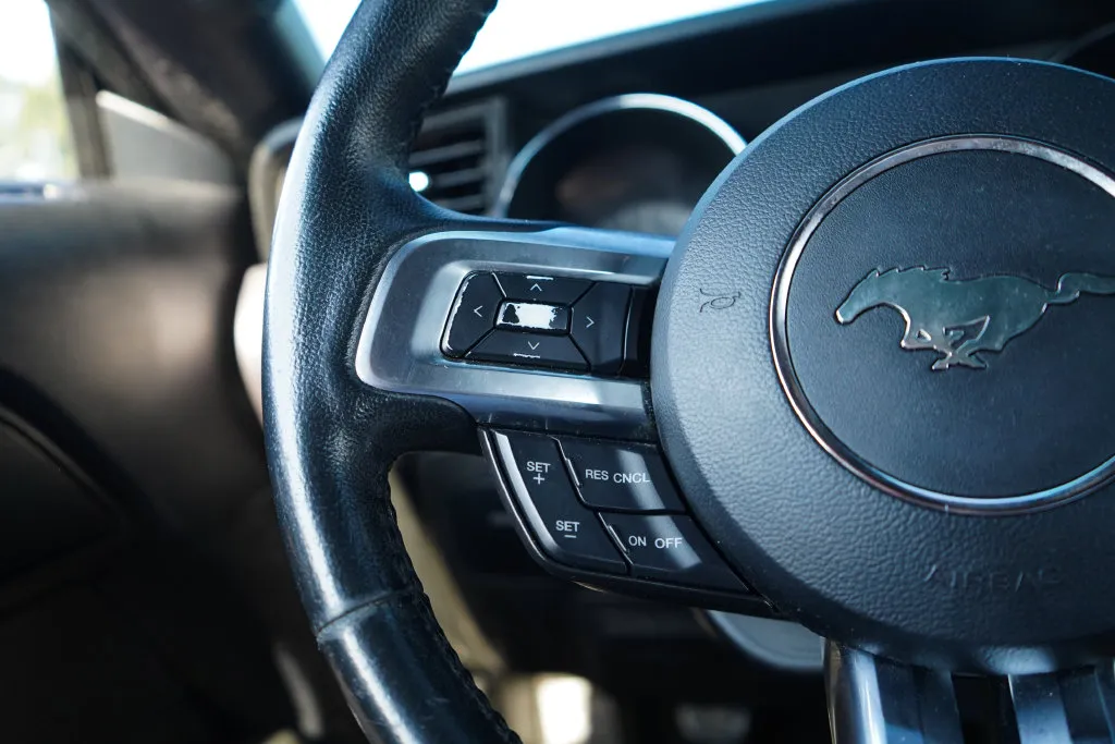 Ford Mustang photo 32