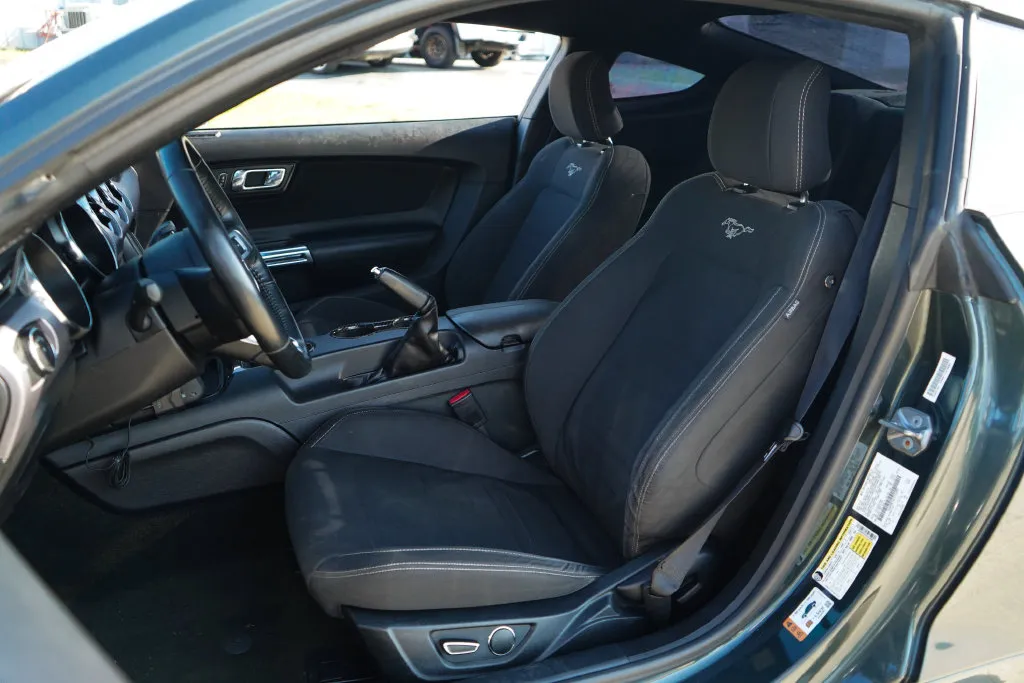 Ford Mustang photo 7