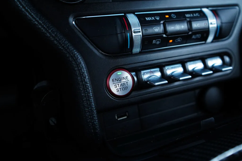 Ford Mustang photo 15