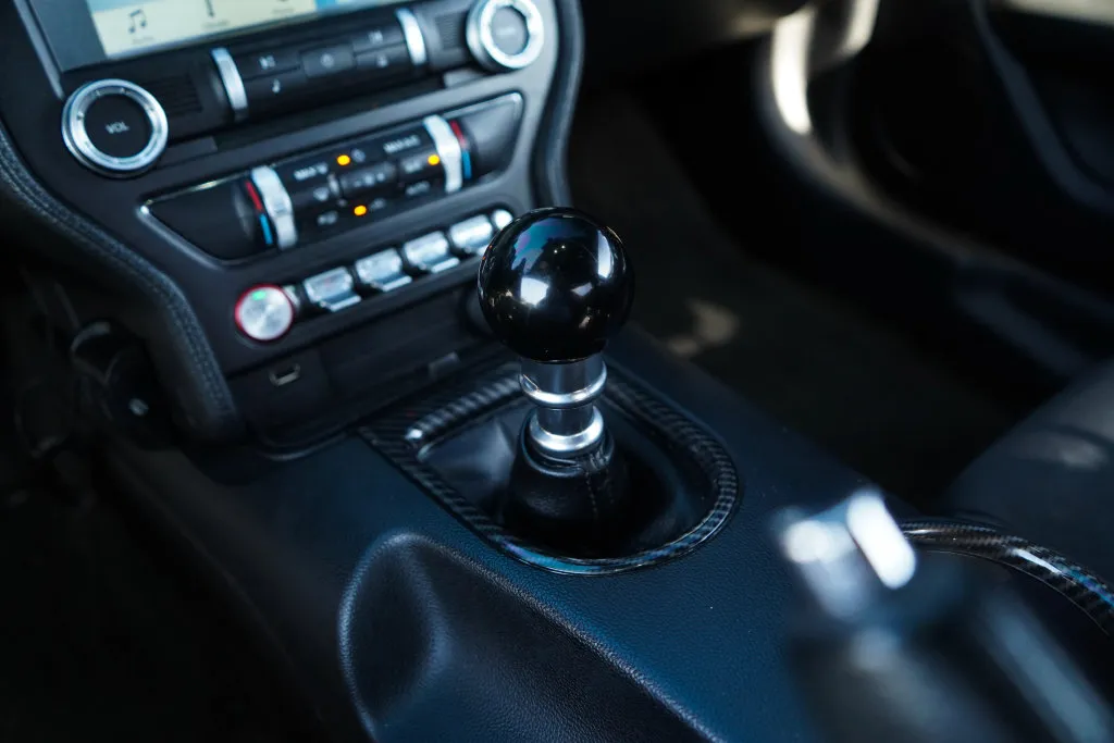 Ford Mustang photo 14
