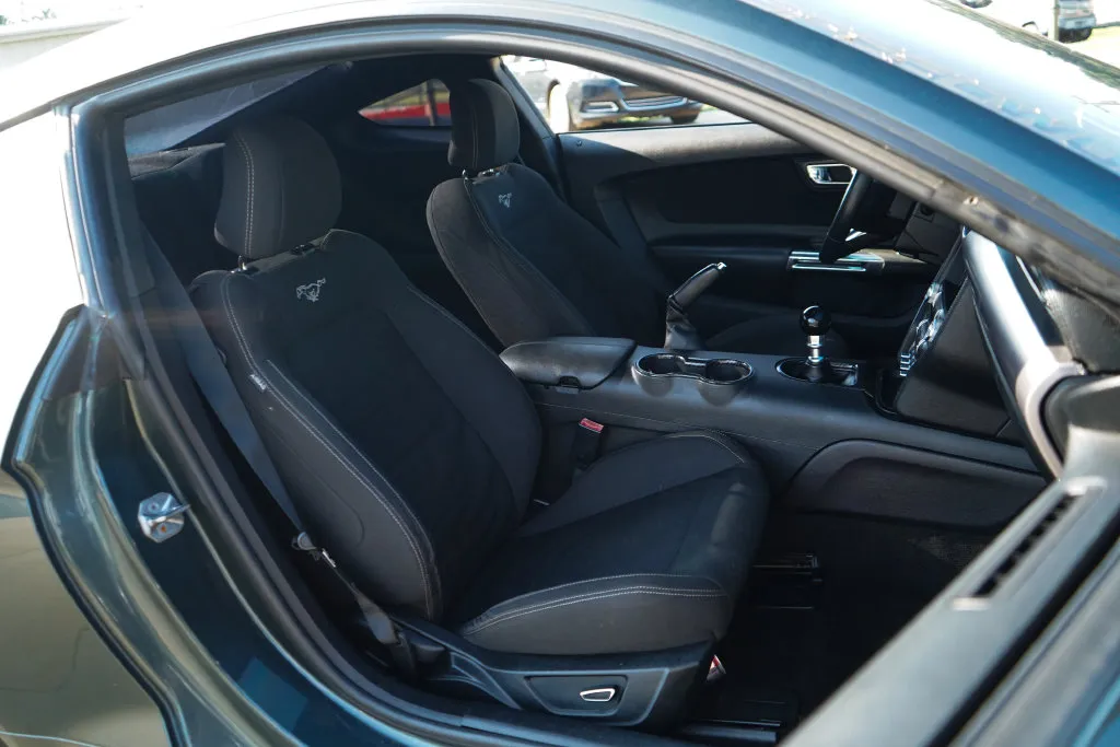Ford Mustang photo 13