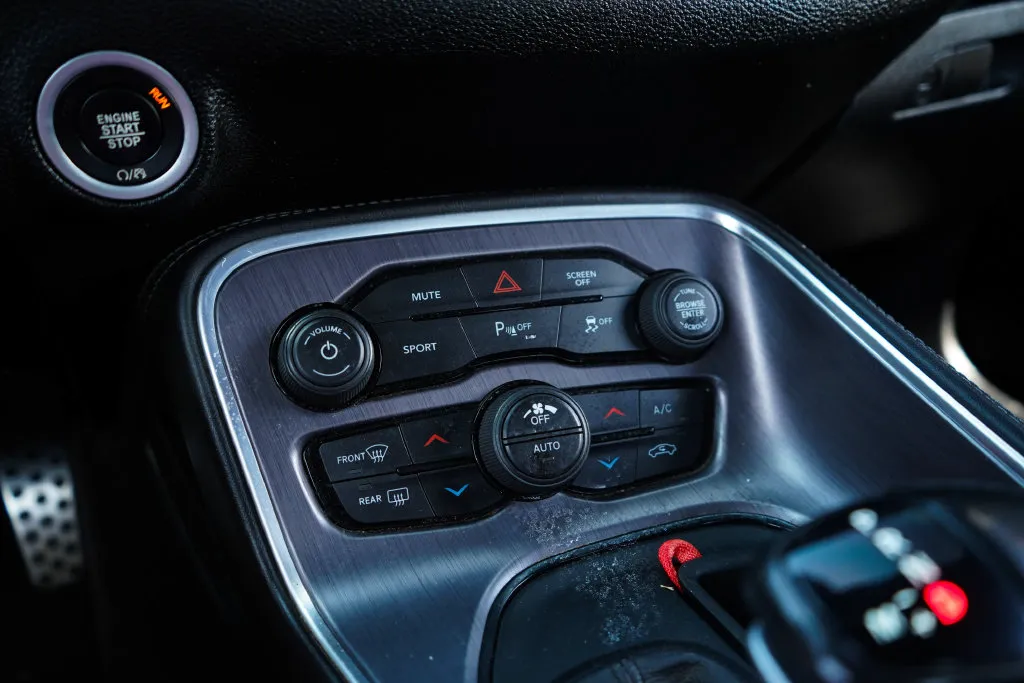 Dodge Challenger photo 26