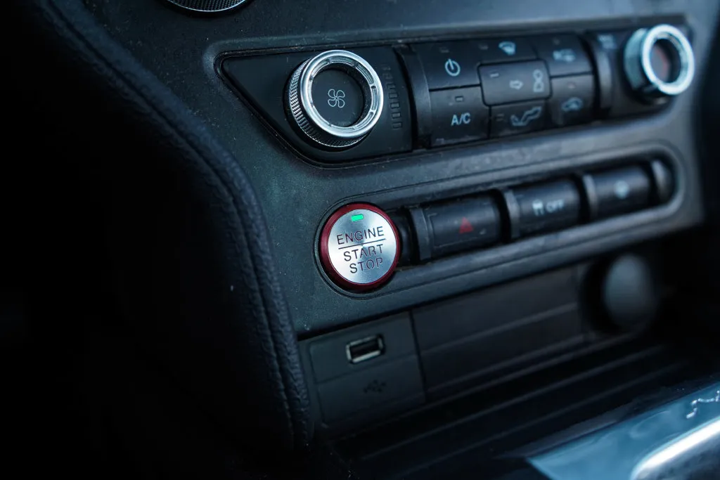 Ford Mustang photo 15