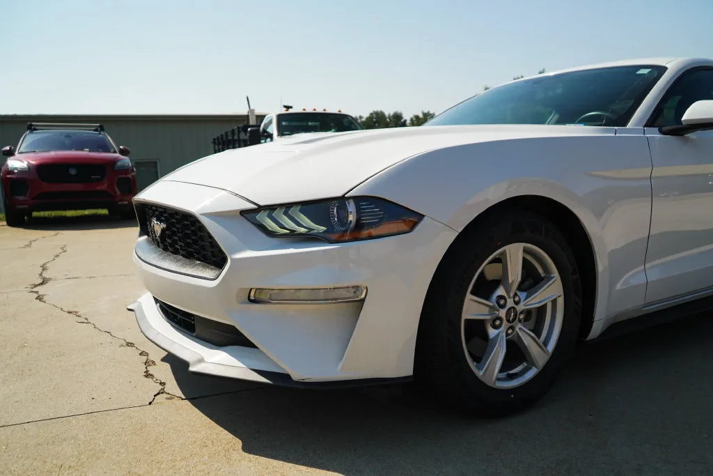 Ford Mustang photo 18
