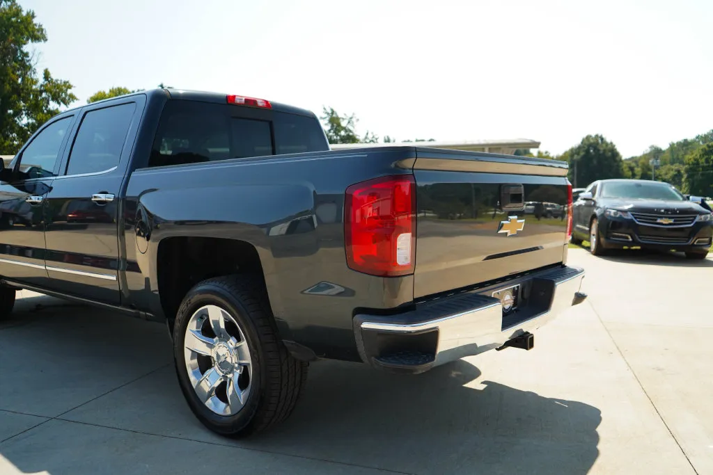 Chevrolet Silverado photo 20