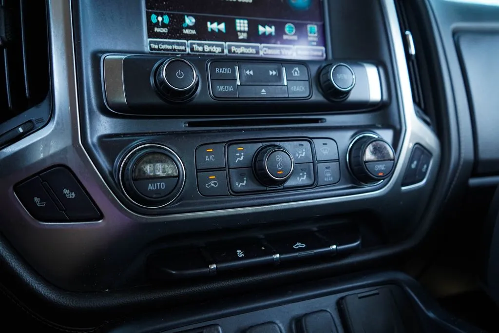 Chevrolet Silverado photo 26