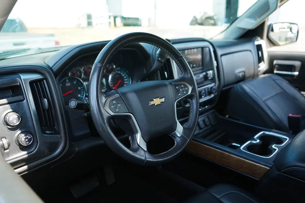 Chevrolet Silverado photo 6