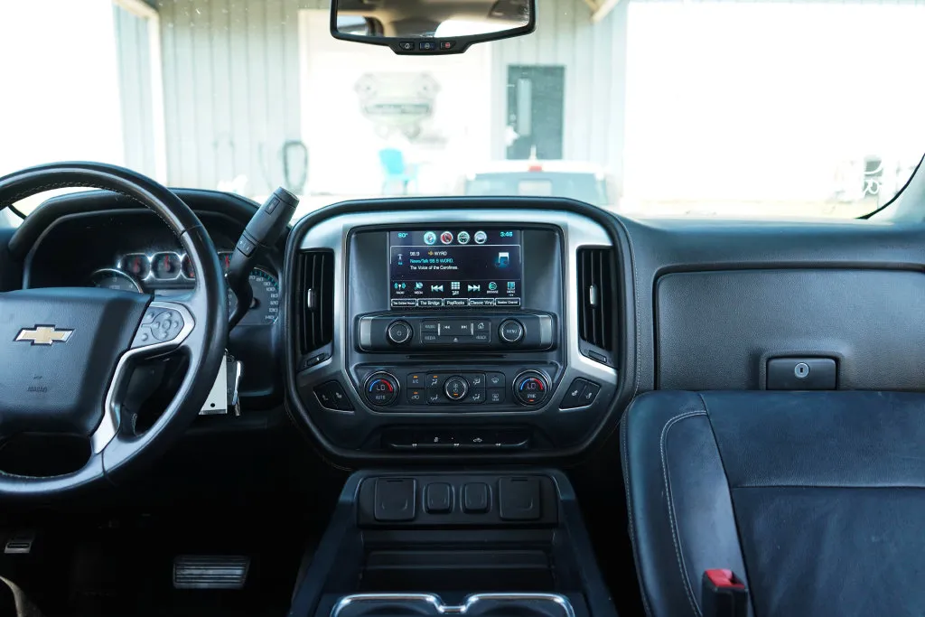 Chevrolet Silverado photo 10