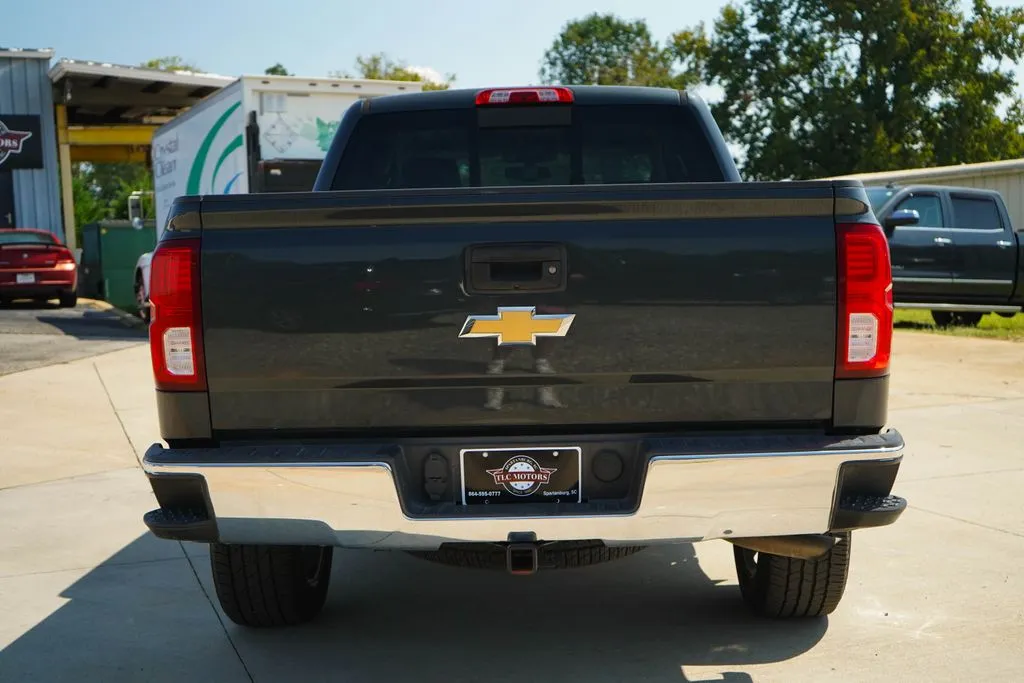 Chevrolet Silverado photo 19
