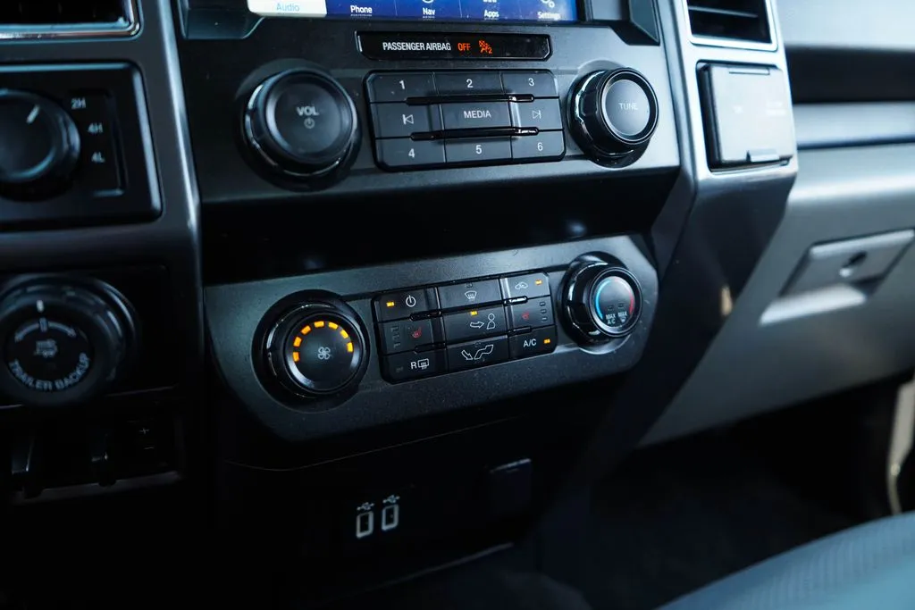 Ford F-150 photo 27