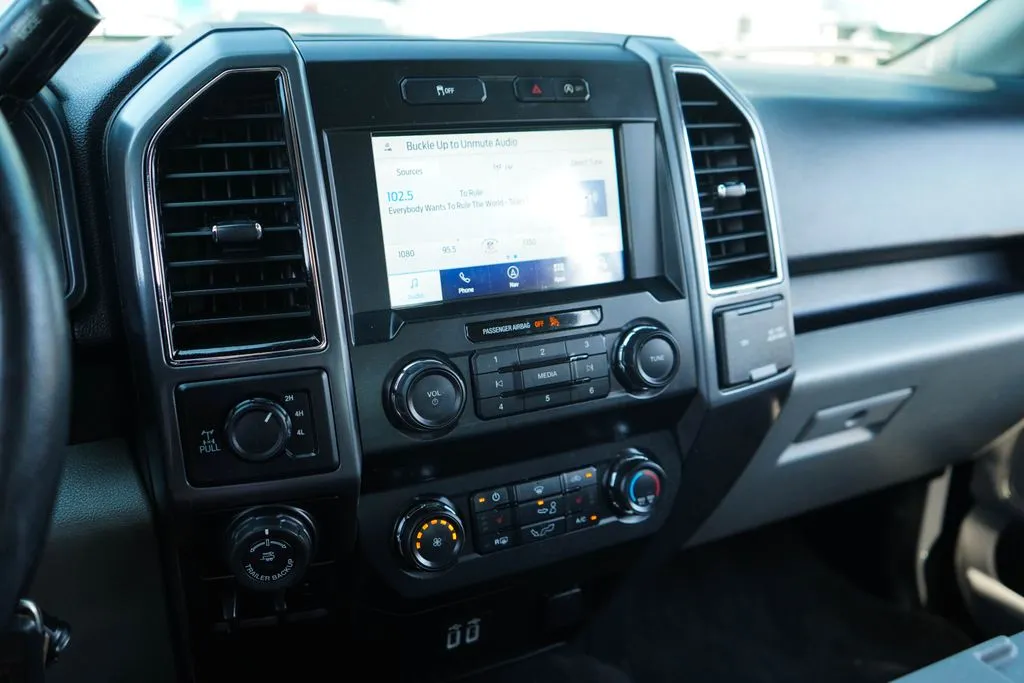 Ford F-150 photo 8