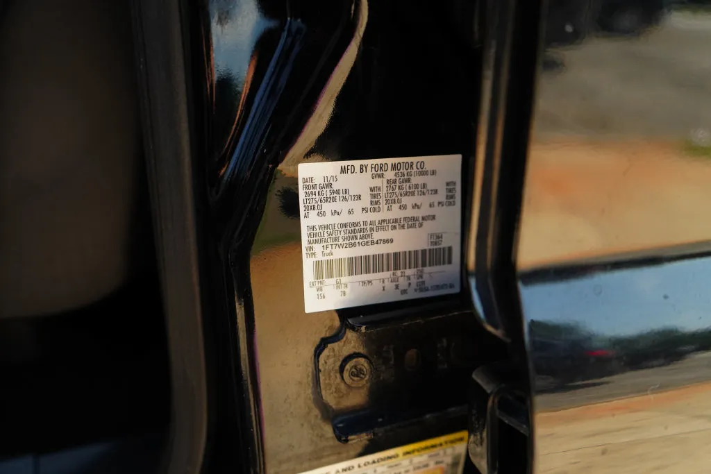 Ford F-250SD photo 37