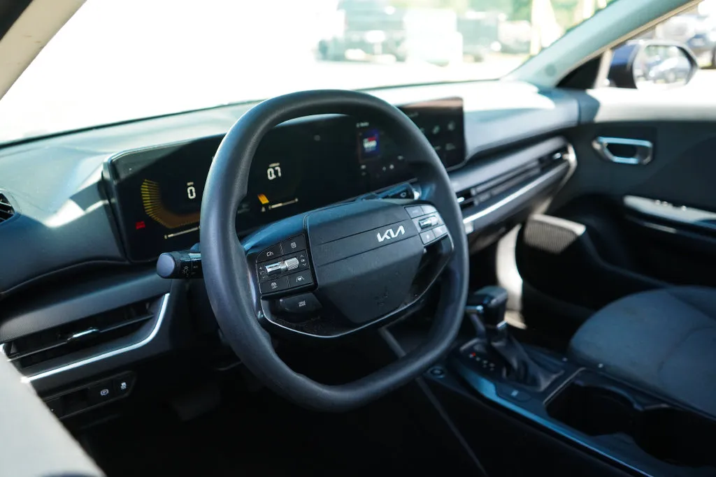 Kia K4 photo 6