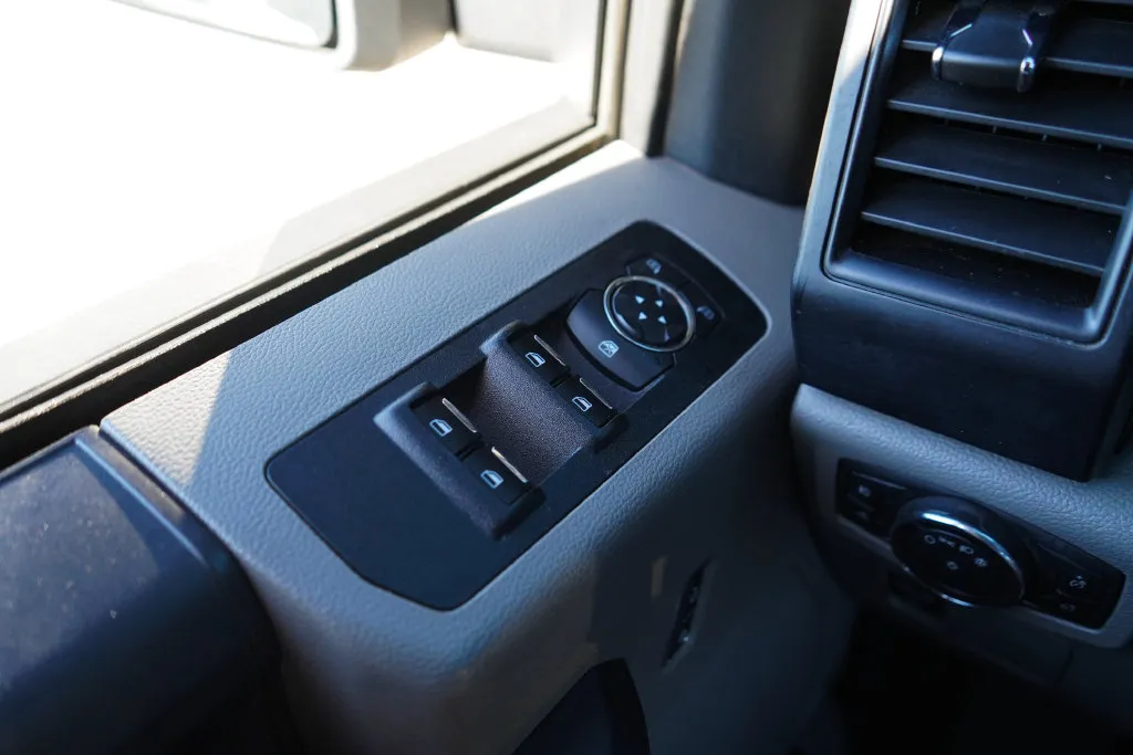 Ford F-150 photo 31
