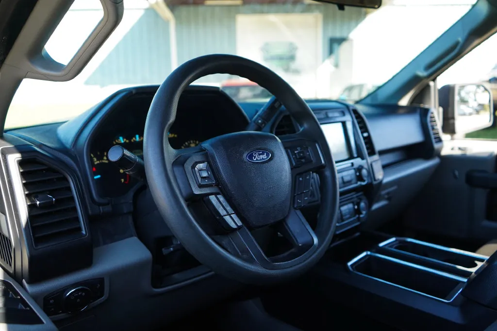 Ford F-150 photo 6