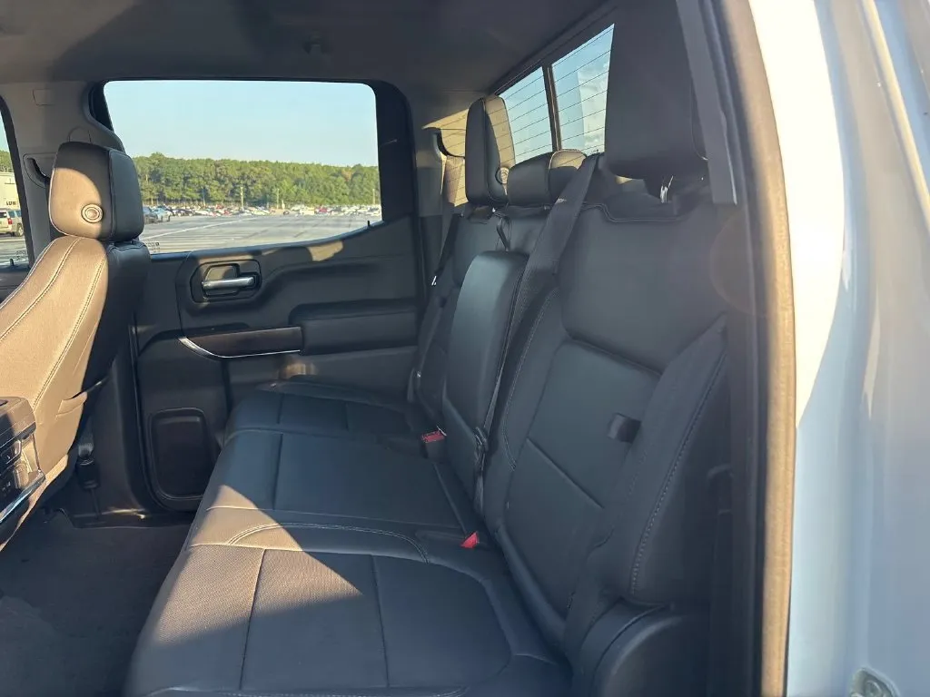 GMC Sierra photo 7